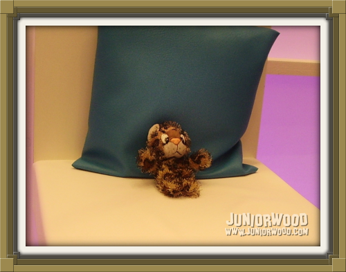 Junior is relaxing in the Business Lounge